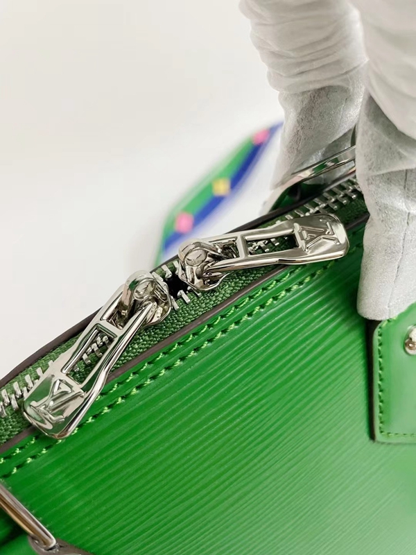 ルイヴィトンバッグ内部構造